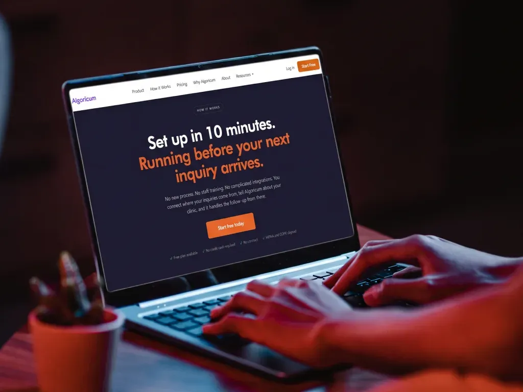 Algoricum how-it-works page describing a ten-minute setup